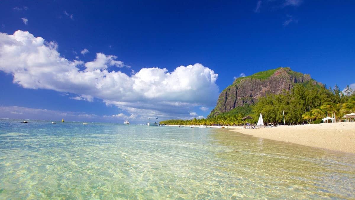 Le Morne Beach